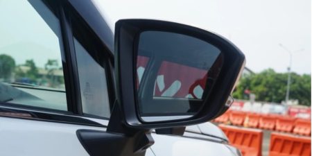 gương chiếu hậu Toyota Veloz 2022 mới tại thái hòa từ liêm