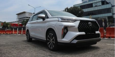 Toyota Veloz 2022 mới màu trắng tại thái hòa từ liêm