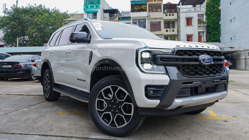 Ford Everest Wildtrak Màu Trắng 2024 mới nhất