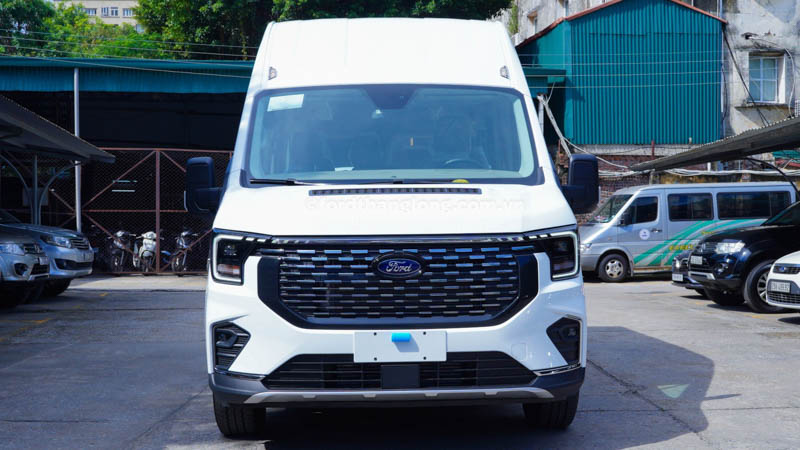 Đầu Xe Ford Transit 16 Chỗ Premium mới nhất Trắng Mới