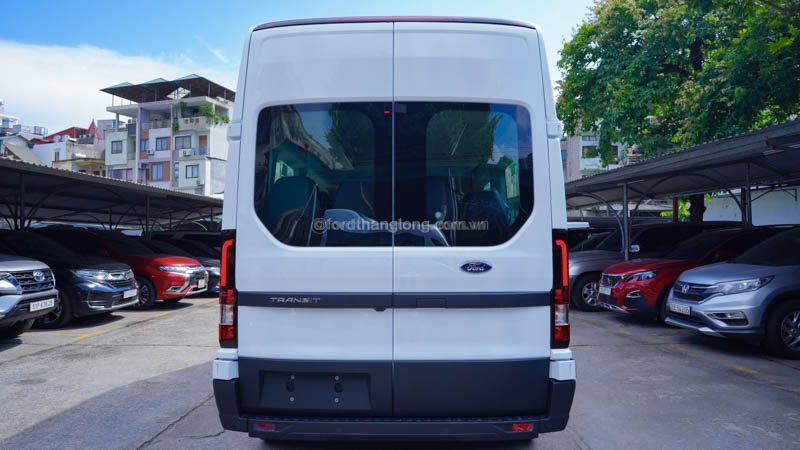 Đuôi Xe Ford Transit 16 Chỗ Premium mới nhất Trắng Mới