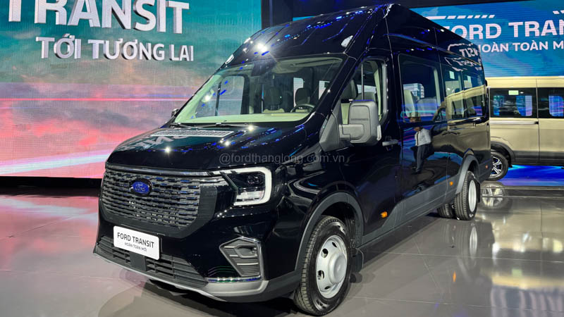 Ford Transit Premium 18 chỗ màu đen mới