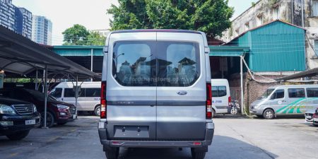 Ngoại Thất Ford Transit Trend 16 Chỗ Màu Bạc Mới