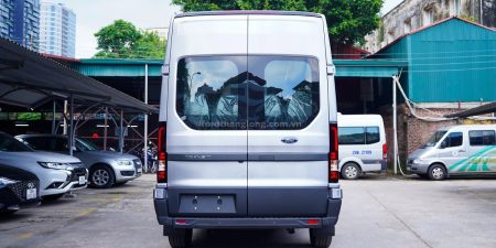 Ngoại Thất Ford Transit Premium 16 Chỗ Màu Bạc Mới