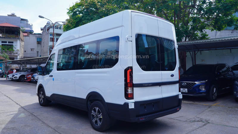 Thân Xe Ford Transit Premium 16 chỗ màu trắng
