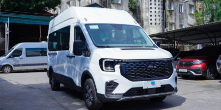 Thông Số Kỹ Thuật Ford Transit Premium 16 chỗ màu trắng