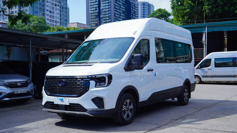 Ford Transit Premium 16 chỗ màu Trắng mới