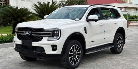 Ford Everest Platinum 2.0L AT 4x2