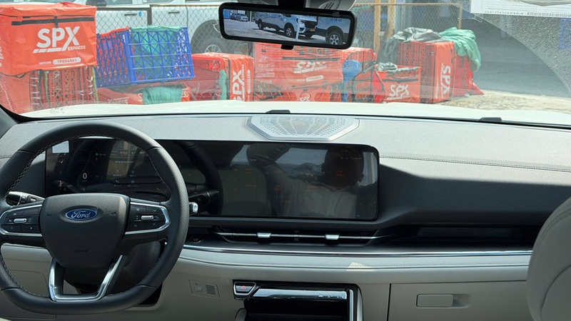 noi-that-trung-tam-ford-territory-platinum