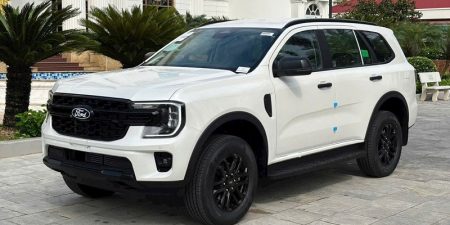 Ford Everest Active 2.0L 4x2 AT